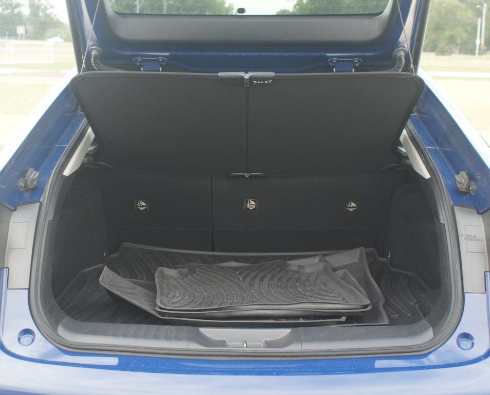 Used 2023 Toyota Prius LE FWD image 16