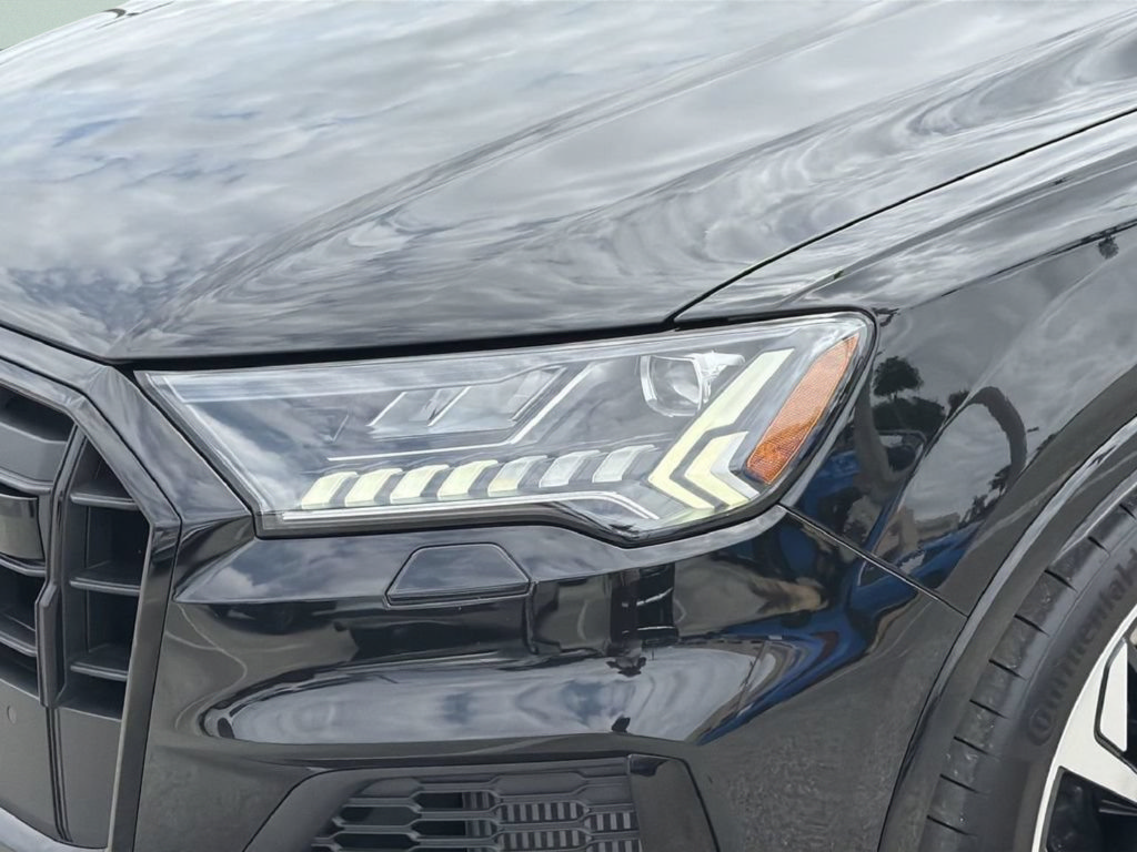 Used 2024 Audi SQ7 Premium Plus AWD/4WD image 32