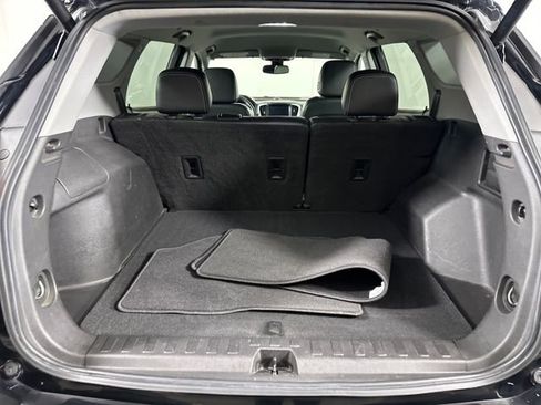 Used 2022 GMC Terrain SLT image 26