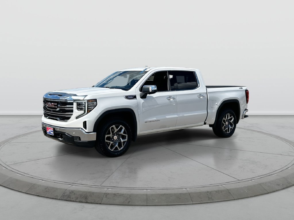 Used 2023 GMC Sierra 1500 SLT w/ SLT Premium Package AWD/4WD image 4