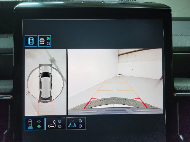 Used 2025 GMC Yukon Denali AWD/4WD image 27