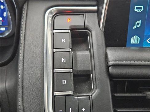 Used 2022 Chevrolet Tahoe Z71 w/ Luxury Package image 13