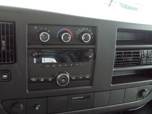 Used 2012 GMC Savana 1500 AWD image 19