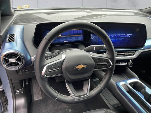 Certified 2025 Chevrolet Equinox EV LT w/ Convenience Package image 13