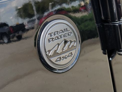 Used 2021 Jeep Wrangler Unlimited Sahara AWD/4WD image 12