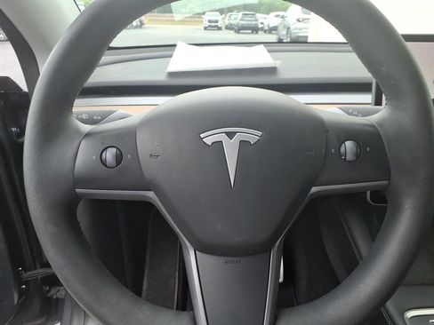 Used 2022 Tesla Model Y Performance AWD/4WD image 8