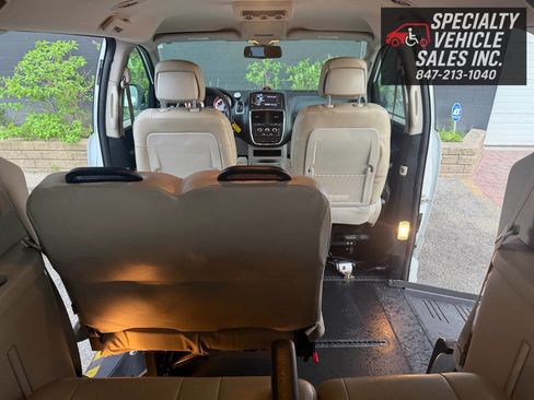 Used 2019 Dodge Grand Caravan SE w/ Power Convenience Group I FWD image 24
