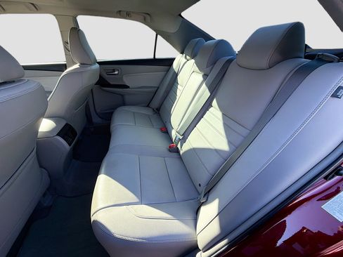 Used 2017 Toyota Camry XLE w/ Moonroof Package image 19