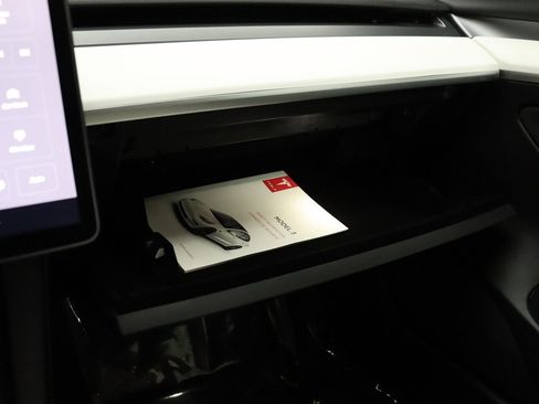 Used 2022 Tesla Model 3 Standard Range image 57