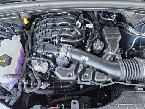 New 2025 Jeep Grand Cherokee L Laredo image 28