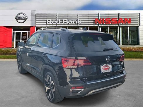 Used 2022 Volkswagen Taos SEL image 6