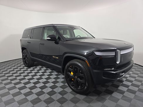 Used 2024 Rivian R1S Adventure AWD/4WD image 7