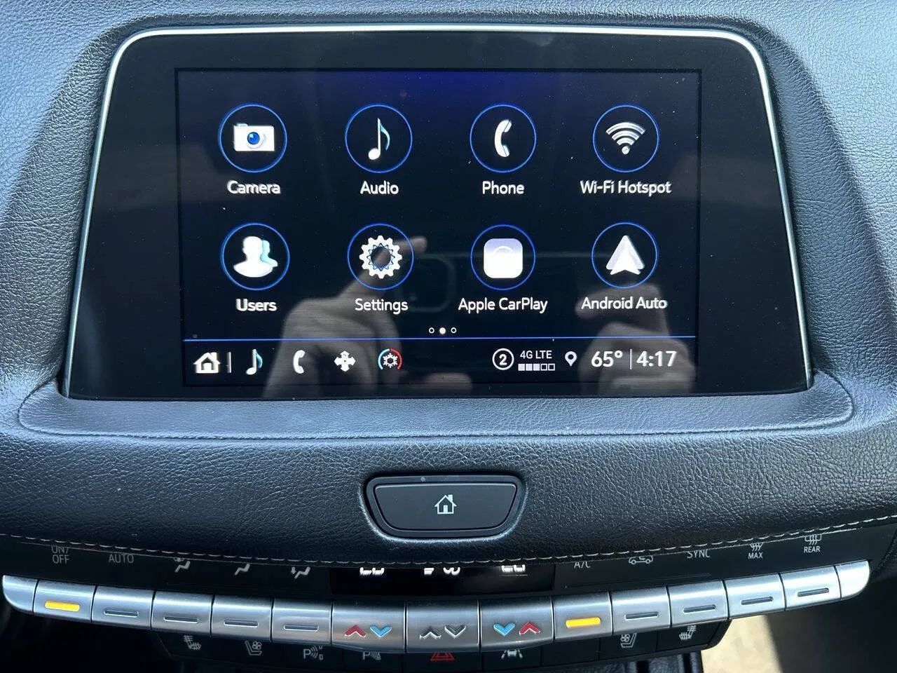 Used 2022 Cadillac XT4 Premium Luxury w/ LPO, Radiant Package AWD/4WD image 17
