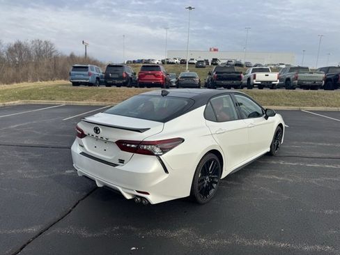 Used 2022 Toyota Camry XSE image 3