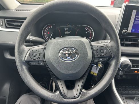 Used 2025 Toyota RAV4 LE image 18