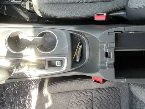Used 2023 Chevrolet Equinox LT FWD image 15
