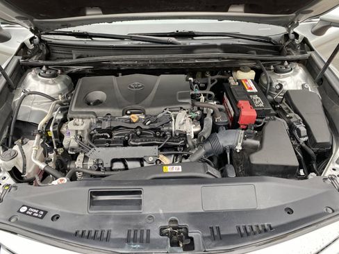 Used 2018 Toyota Camry LE image 19