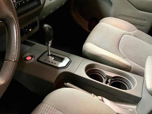 Used 2020 Nissan Frontier SV w/ Midnight Edition Floor Mats image 16