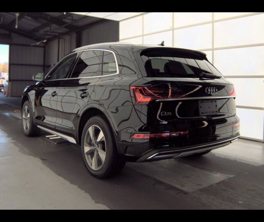 Used 2024 Audi Q5 2.0T Premium w/ Convenience Package AWD/4WD image 11
