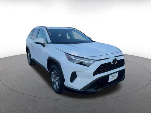 Used 2025 Toyota RAV4 XLE image 3