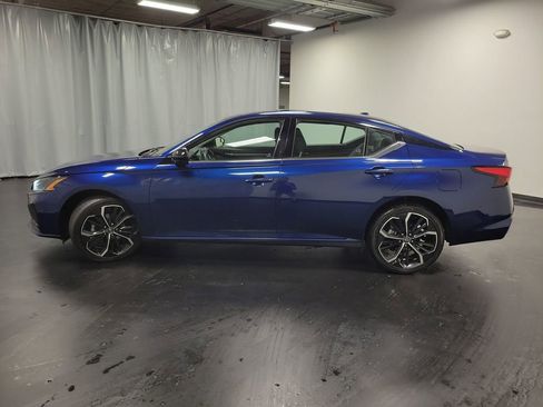 Used 2023 Nissan Altima 2.5 SR AWD/4WD image 5