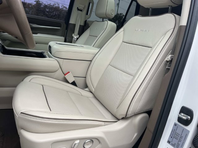 Used 2024 GMC Yukon Denali AWD/4WD image 37
