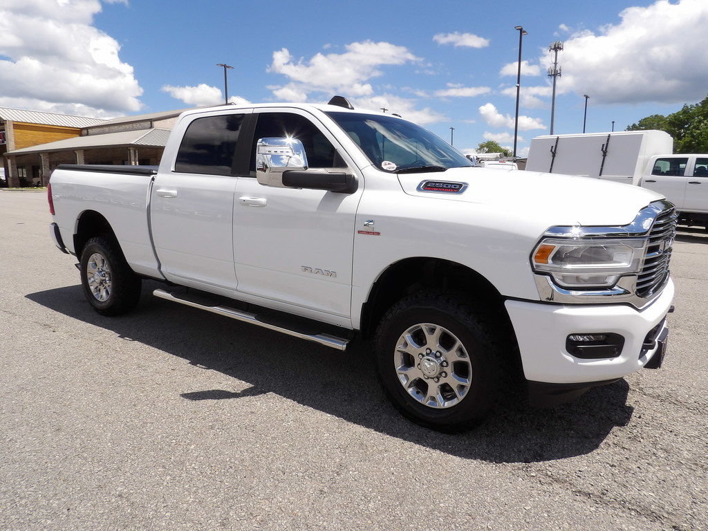 Used 2023 RAM 2500 Laramie AWD/4WD image 10