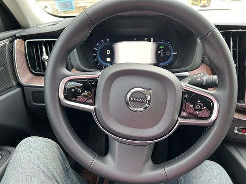 Certified 2024 Volvo XC60 T8 Ultimate w/ Protection Package Premier image 30