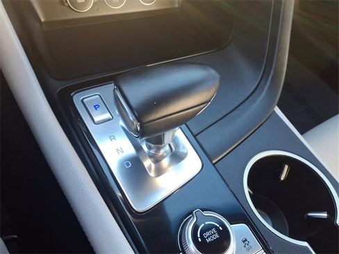 Used 2023 Genesis G70 2.0T image 20