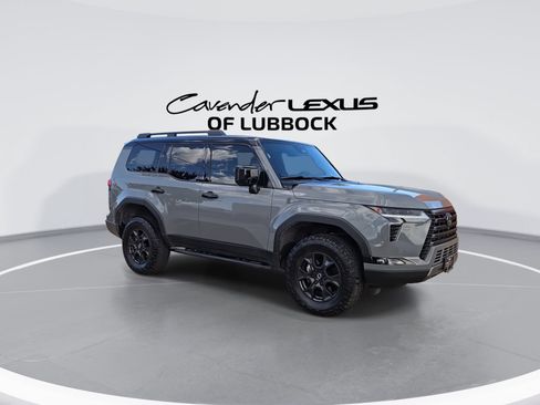 Used 2025 Lexus GX 550 AWD/4WD image 2