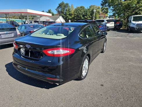 Used 2014 Ford Fusion SE image 3