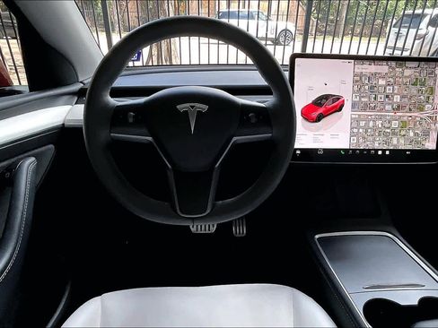 Used 2023 Tesla Model Y Performance image 5