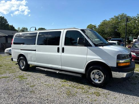 Used 2019 Chevrolet Express 3500 LT w/ LT Preferred Equipment Group image 5