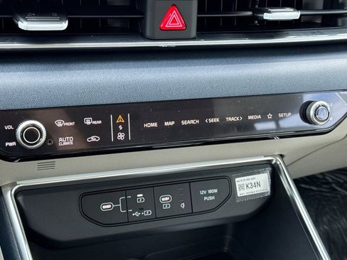 New 2026 Kia Carnival EX FWD image 22