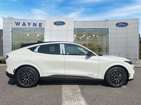 New 2025 Ford Mustang Mach-E Premium image 5