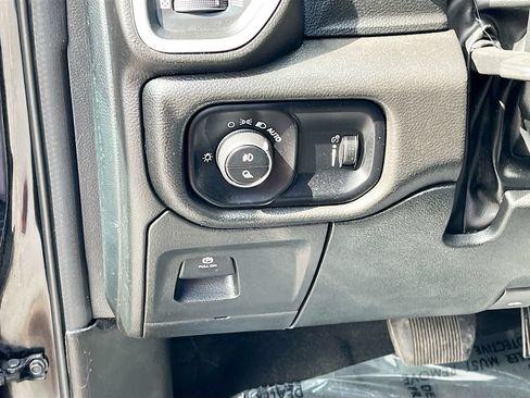 Used 2023 RAM 1500 Big Horn AWD/4WD image 10