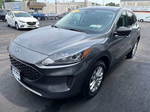 Used 2022 Ford Escape SE AWD/4WD image 2
