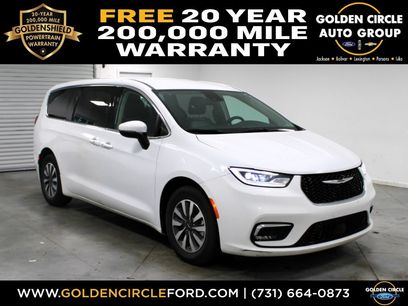 Used 2023 Chrysler Pacifica Touring-L