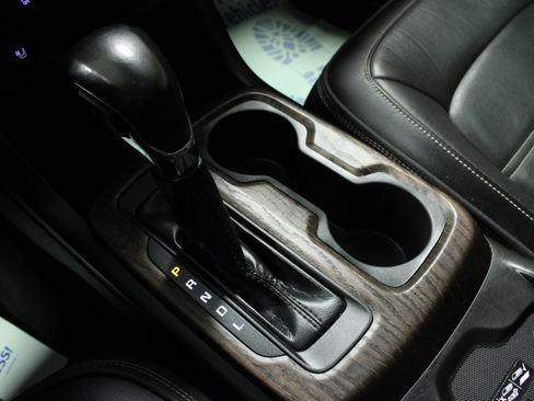 Used 2022 GMC Canyon Denali image 23