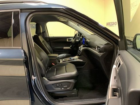 Used 2024 Ford Explorer XLT w/ Equipment Group 202A AWD/4WD image 11