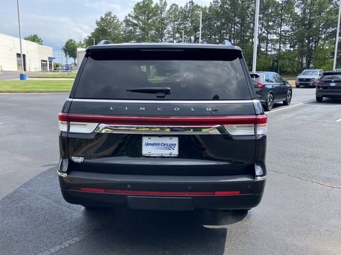 Used 2024 Lincoln Navigator Reserve AWD/4WD image 9
