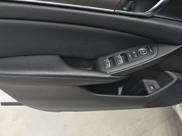 Used 2018 Honda Accord LX image 24