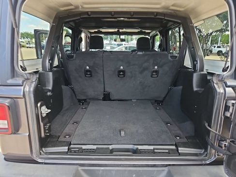 Used 2023 Jeep Wrangler Unlimited Sport AWD/4WD image 23