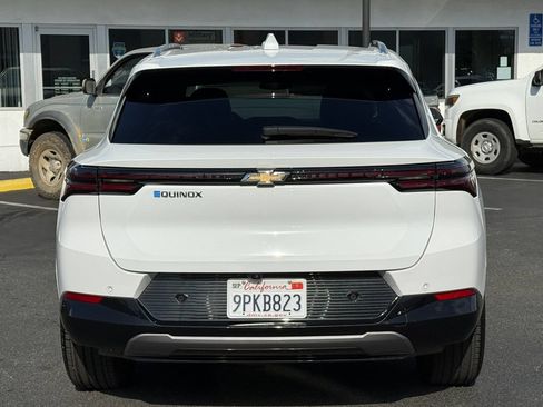 Used 2024 Chevrolet Equinox EV LT FWD image 8