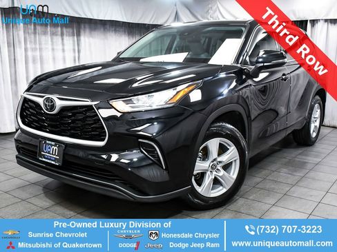 Used 2020 Toyota Highlander L AWD/4WD image 1