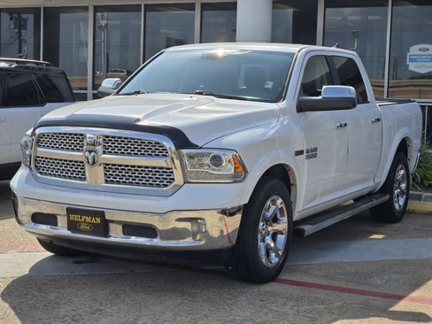 Used 2018 RAM 1500 Laramie AWD/4WD image 2