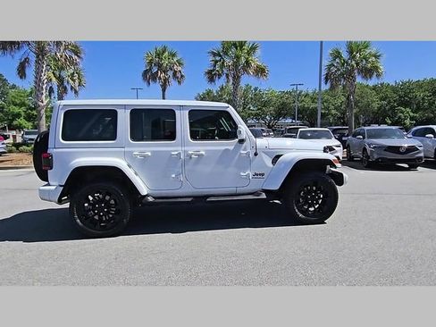 Used 2023 Jeep Wrangler Unlimited Sahara AWD/4WD image 27