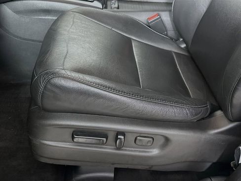 Certified 2018 Honda Pilot Touring image 9