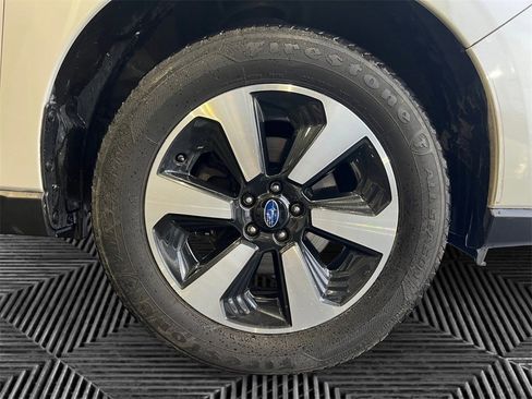 Used 2017 Subaru Forester 2.5i Premium image 11