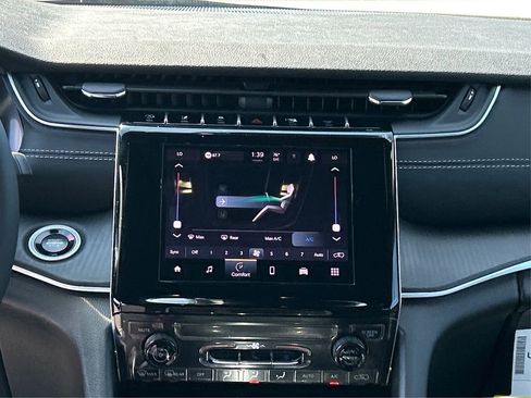 New 2025 Jeep Grand Cherokee Laredo X w/ Trailer Tow Package image 18